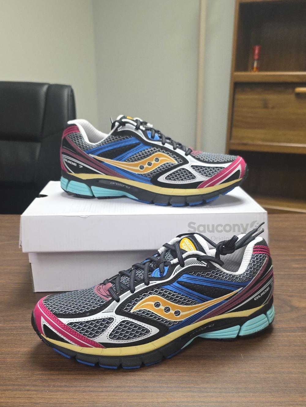 Saucony ProGrid Guide 7 Black/Multi Running Shoes S70936-35 Multiple Sizes New